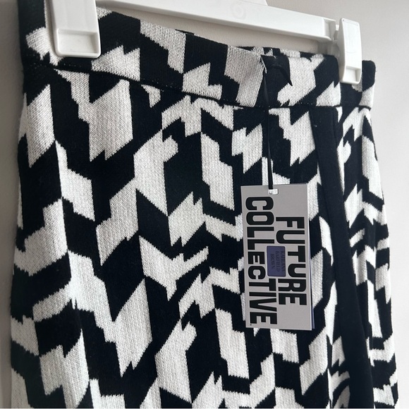Future Collective Black and White front split maxi skirt size XS, NWT - Picture 12 of 12